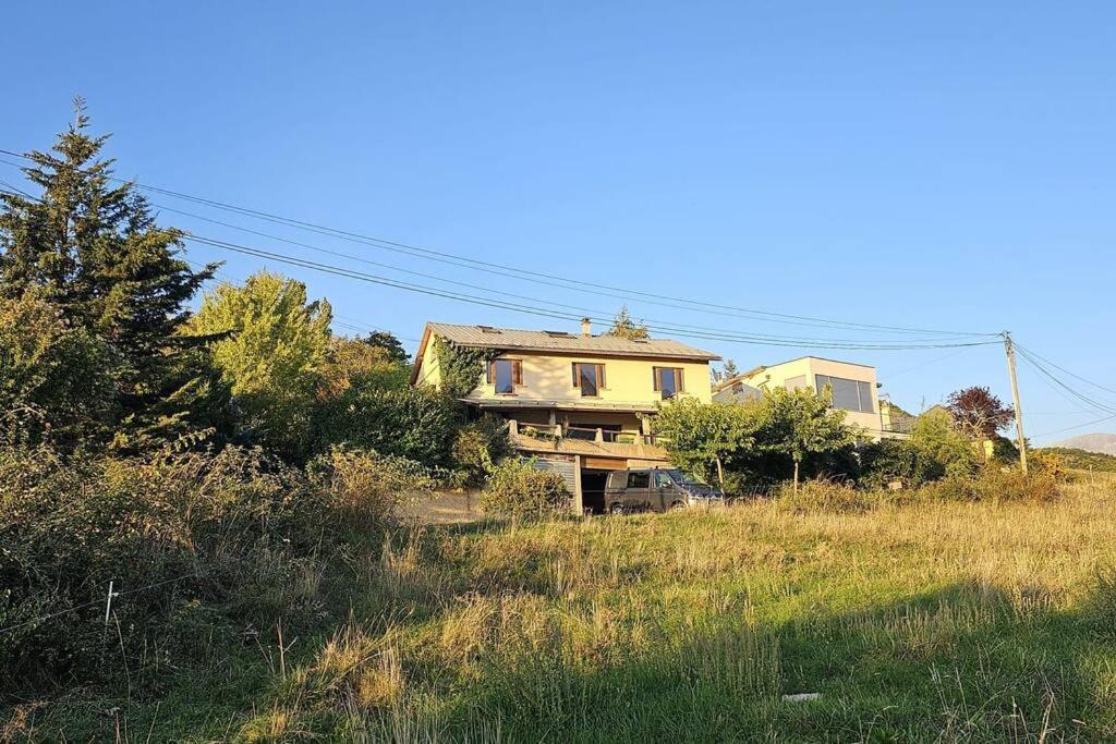 Le Cosy Du Plongeoir - T2 Neuf Avec Vue Sur Le Lac De Serre Poncon Et Grande Terrasse Avec Jardin Savines-le-Lac Buitenkant foto