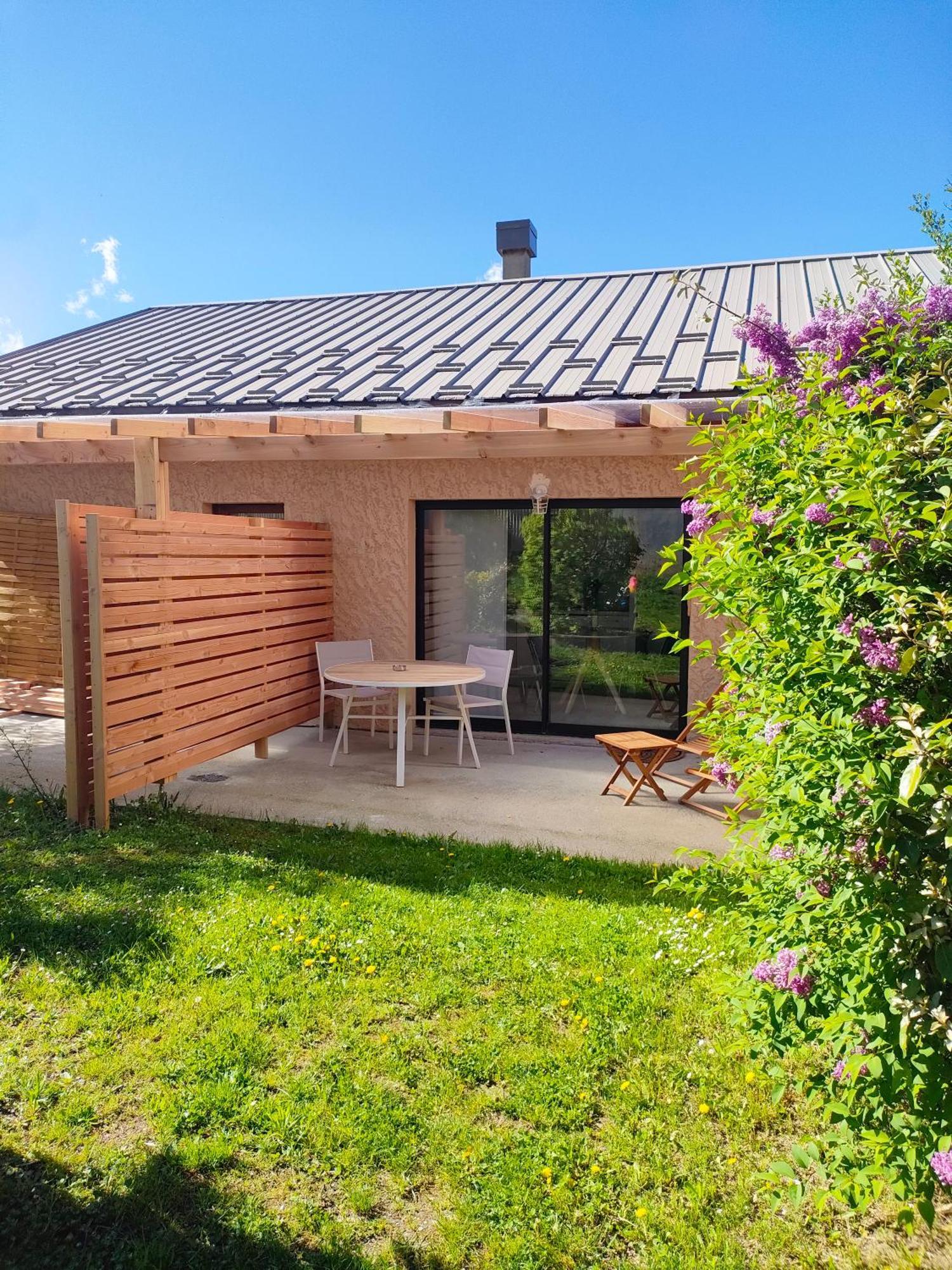 Le Cosy Du Plongeoir - T2 Neuf Avec Vue Sur Le Lac De Serre Poncon Et Grande Terrasse Avec Jardin Savines-le-Lac Buitenkant foto